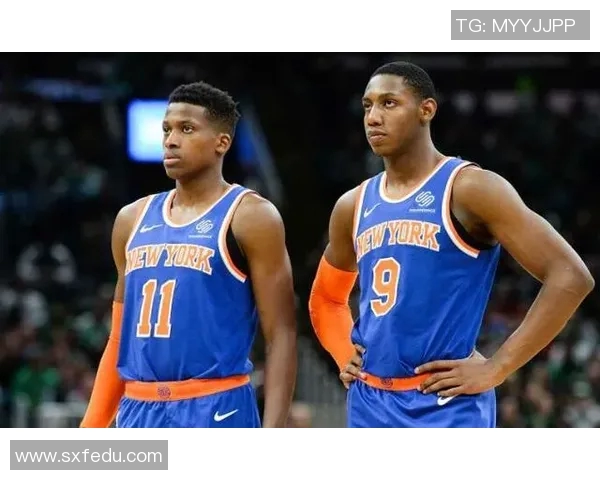 送走一个MVP，送走一个顶级得分手，快船连出昏招，管理层有毒